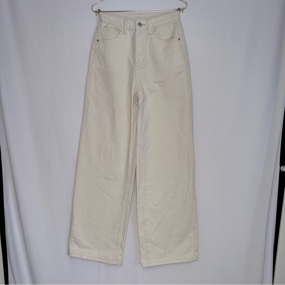24 Inch Waist NWOT SHEIN Cream Women Jeans 👖
